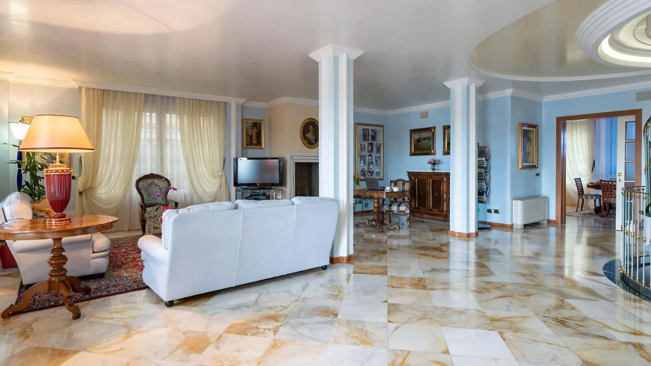 Villa Gabri 8&2, Emma Villas Montecarlo