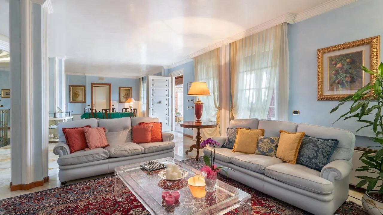 Villa Gabri 8&2, Emma Villas Montecarlo 0*,